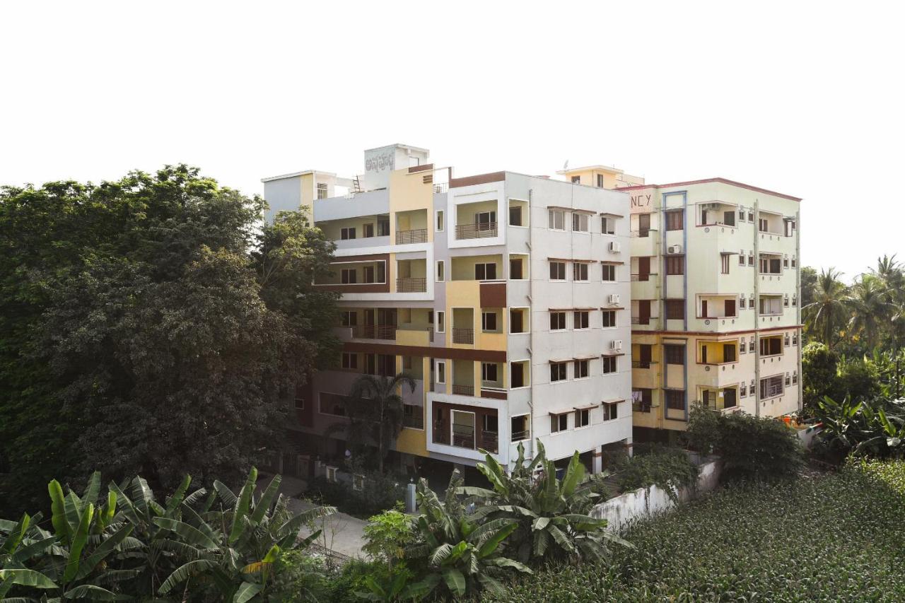 Oyo 26234 Annapurna Nilayam Otel Vijayawāda Dış mekan fotoğraf